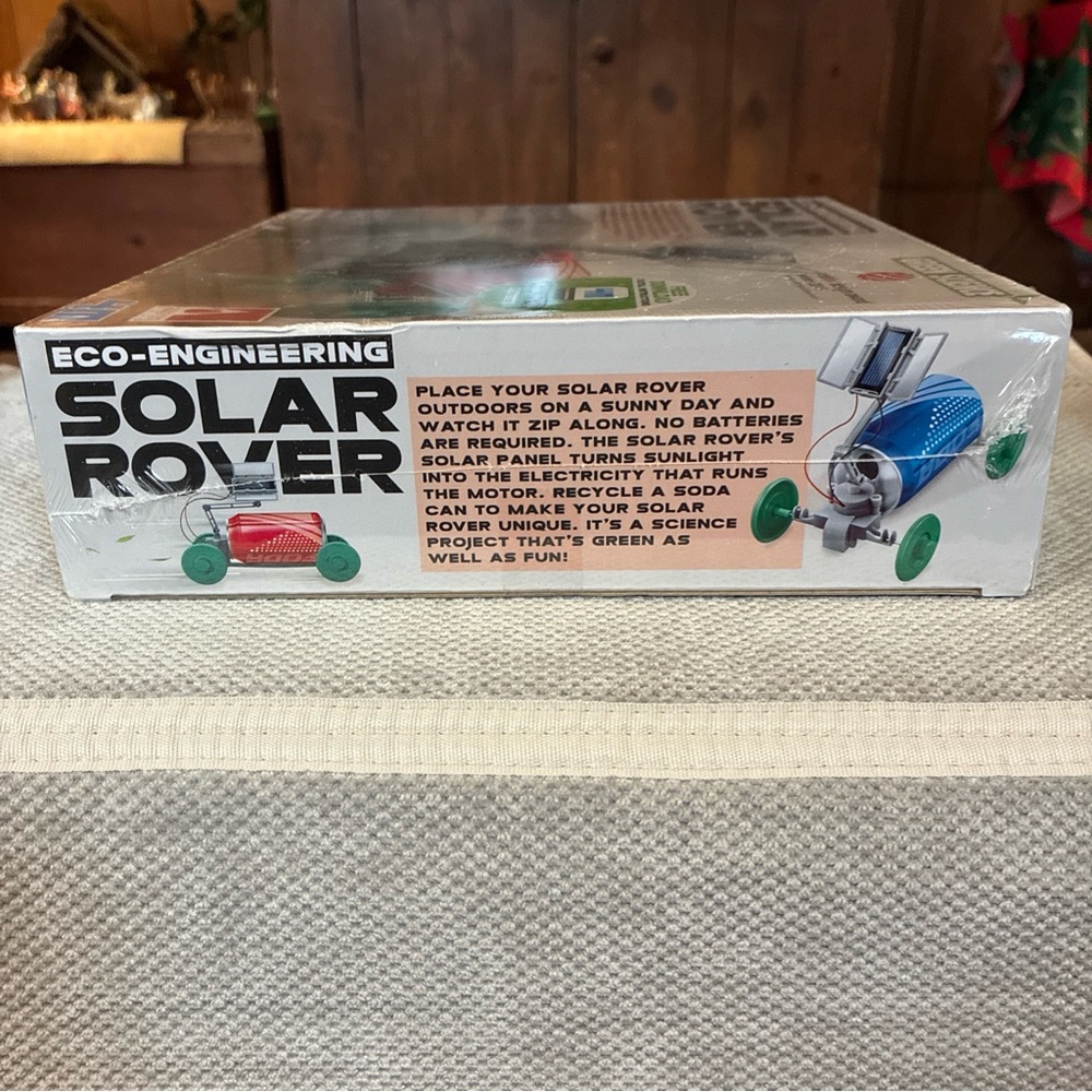 Green Science  Eco-Engineering Solar Rover Kit (NEW) - Picture 4 of 12